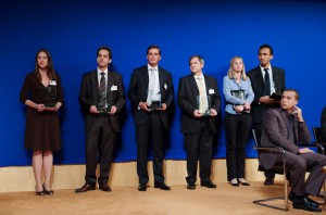 Mercredi 10 juin 2009 – Paris, Ministère de l’Economie –  A l'occasion de la troisième cérémonie nationale de remise, les lauréats du Prix de la Stratégie d'Entreprise et des Palmes de l'Analyse Stratégique. De gauche à droite : Erin Gainer (HRA Pharma), Franck Rougeau (Sparkom), Franck Julien (Atalian-TFN), Hugues Souparis (Hologram Industries), Aline Liénart (UPMC) et Eric Tossah (UPMC) - © Forum de la Stratégie d’Entreprise – Photographe : Bernard Lachaud – DR.