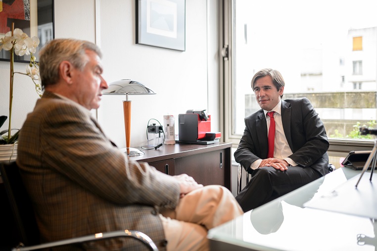 Stéphane Jacquemet et Bernard Esambert lors de l'enregistrement de l'émission Réflexions partagées- © Collection privée – Photographe : Bernard Lachaud - DR.