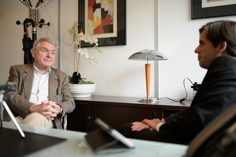 Stéphane Jacquemet et Bernard Esambert lors de l'enregistrement de l'émission Réflexions partagées- © Collection privée – Photographe : Bernard Lachaud - DR.