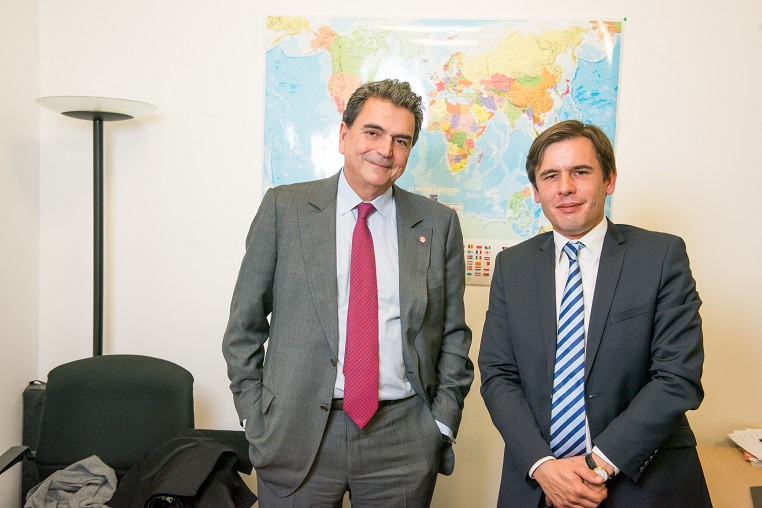 Stéphane Jacquemet et Pierre Lellouche lors de l'enregistrement de l'émission Réflexions partagées- © Collection privée - Photographe : Edouard Meyer - Deyer Studio - DR