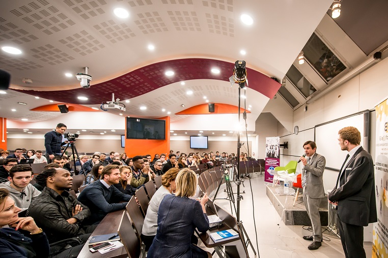 Débat #Ambition - 21 mars 2017 – Be(e) for Biz – Levallois – ISC Paris © Collection privée - Photographe : Edouard Meyer - Deyer Studio - DR.