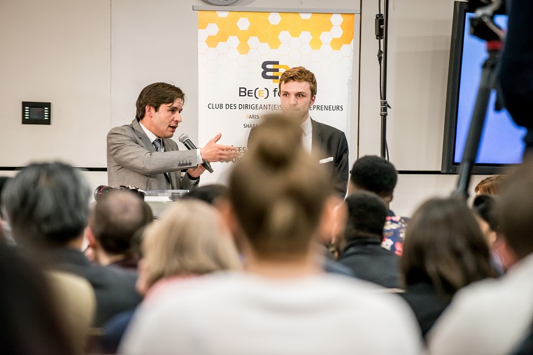 De gauche à droite : Stéphane Jacquemet (vice-président de Bee for Biz) et Clémentin Leduc (président d’ISC Média) - Débat #Ambition - 21 mars 2017 – Be(e) for Biz – Levallois – ISC Paris © Collection privée - Photographe : Edouard Meyer - Deyer Studio - DR.