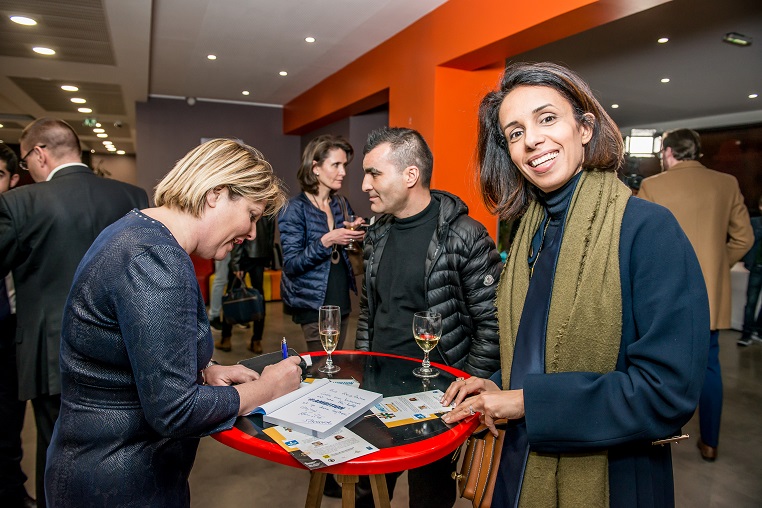 De gauche à droite : Evelyne Platnic-Cohen (fondatrice de Booster Academy) et Rezlaine Zaher (fondatrice d’Executive Studio) - Débat #Ambition - 21 mars 2017 – Be(e) for Biz – Levallois – ISC Paris © Collection privée - Photographe : Edouard Meyer - Deyer Studio - DR.